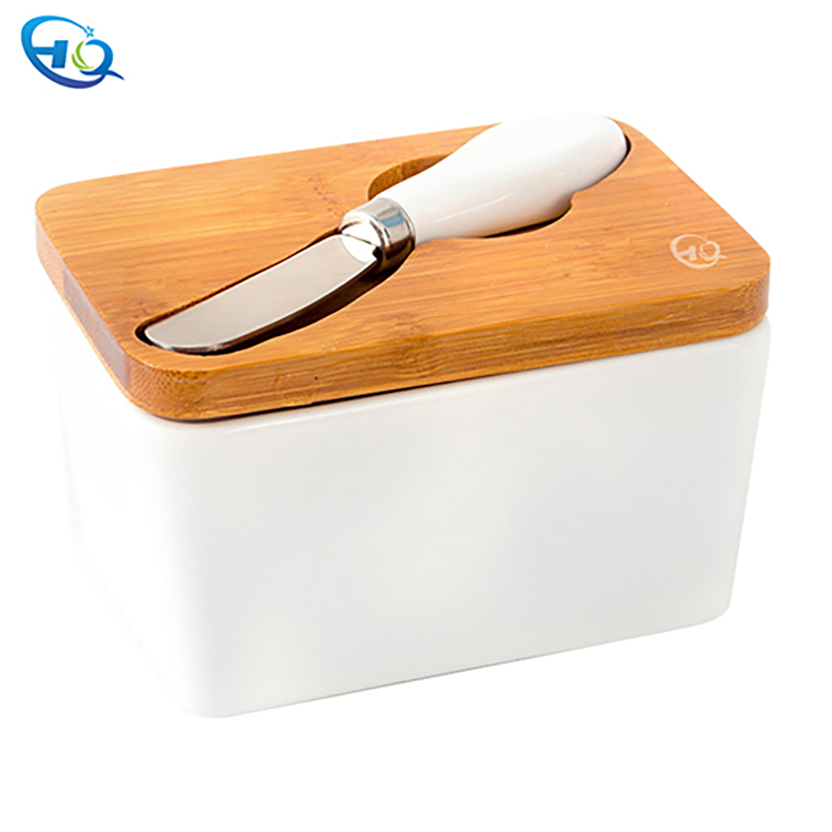 Wooden lid ceramic seasoning jar